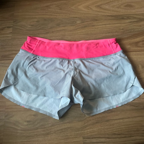 Lululemon | Speed Shorts (Naked Seam) - size 6 - Picture 2 of 3